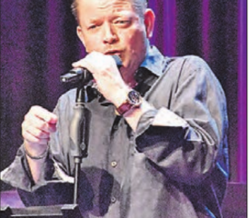 «Blues in the Shoes» mit der Funky Swing Band im Reinacher TaB: Die Vollblutmusiker um Bandleader Ruedy Lehnherr wussten ihr Publikum vom ersten Ton an zu begeistern. (Bilder: hg.)