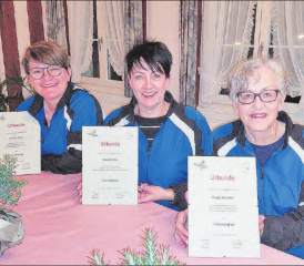 Drei neue Ehrenmitglieder des Frauenturnvereins Zetzwil: (v.l.n.r.) Simone Gloor, Claudia Walz, Trudy Hunziker. (Bild: zVg.)