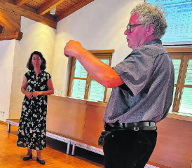 Karin Faes und Andre Rotzetter bringen Fakten auf den Tisch. (Bild: hd.)