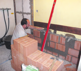 Ihr vielseitiger Bauprofi in der Region: Thomas Zeier. (Bilder: zVg.)