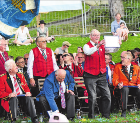 Die Jubilare: Ernst Meier und Kurt Hofmann (stehend). (Bilder: zVg.)