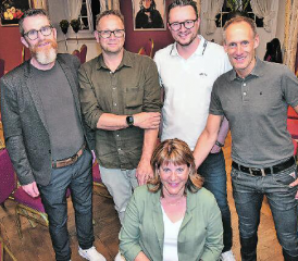 Vorstand des Gewerbevereins Kölliken-Uerkental wurde einstimmig wiedergewählt: Jörg Werfeli, Stephan Krenger, Simon Steiner und Raphael Bossard stehend von links, vorne sitzend Präsidentin Monika Hochuli.