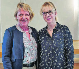 Holziken in den Aufgabenbereich Regionalplanung aufgenommen: Zofingenregio-Präsidentin beglückwünscht Jacqueline Hausmann, Gemeindeammann Holziken (re). (Bild: aw.)