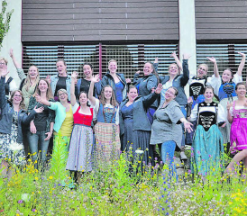 Fröhliche Gesichter an der Schlussfeier Fachkurs Bäuerin Lehrgang 2019/2021 am Landwirtschaftlichen Zentrum Liebegg. (Bild: zVg.)