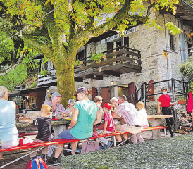 Auf dem Sentiero dei Grotti am Luganersee: Wanderung des Natur- und Vogelschutzvereins Zetzwil. (Bild: zVg.)