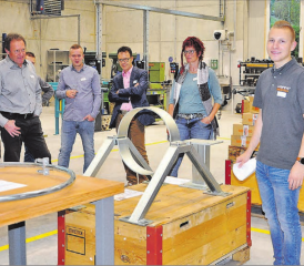 Spannende Einblicke bei Urfer-Mürpo: An verschiedenen Posten erhielten die Besucher Einblick in den Fertigungs- und Auftragsablauf. (Bilder: René Mattli)