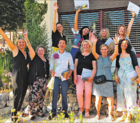 Festlicher Schlusspunkt: mit einer kleinen aber feinen Schlussfeier feierten die frisch gebackenen Fachleute Hauswirtschaft EFZ am Landwirtschaftlichen Zentrum Liebegg ihren Erfolg. (Bilder: zVg.)