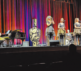 Die Exfreundinnen überzeugten mit einer vergnüglichen Bühnenshow. (Bild: Roland Marti)