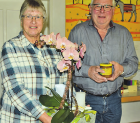 Verabschiedung und Willkomm: Heidi Hofmann geht, und Walter Fasler wird inskünftig in der Kirchenpflege wieder mitarbeiten. (Bild: st.)