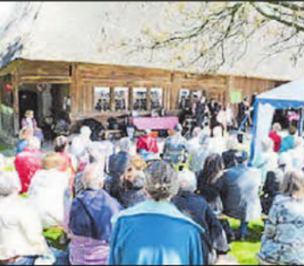 Jazz-Matinée vor dem Strohdachhaus in Muhen. (Archivbild: zVg.)