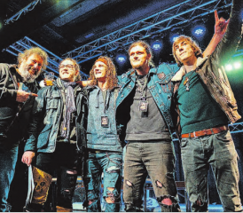 Rockband «Voltage Arc»: Die einheimische Rockband aus Beinwil am See probt in Reinach und räumte an den«SPH Music Masters» ab, (v.l.) Merlin Eichenberger, Toni Hörner, Julian Stein und Timon Forrer. (Bilder: zVg.)