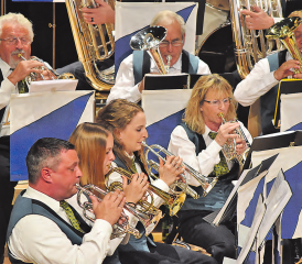 Brass Power pur mit der Musikgesellschaft Beinwil am See im Löwensaal. (Bilder: hg.)