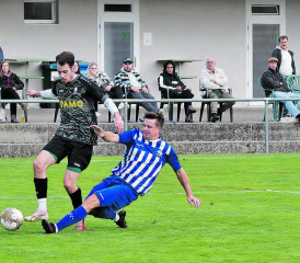 Zwei Heim-Niederlagen innert drei Tagen: Der FC Gontenschwil verliert gegen Küttigen 2 (im Bild) und am Dienstag im Aargauer Cup gegen den Zweitligisten Spreitenbach. (Bild: Roland Jaus)