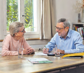 Die Pro Senectute hilft, wenn Fragen auftauchen. Sie berät entweder in Ge sprächen oder im Rahmen von Kursen.