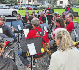 Die Musikgesellschaft Uerkheim, hier an der Bundesfeier 2025, ist eine der beiden Formationen, die das gemeinsame Herbstkonzert bestreiten. (Bild: aw.)