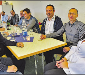 Neujahrsapéro in Wiliberg: Ein Gemeinderatsmitglied darf schon mal fehlen, ansonsten demonstrierten sich die anwesenden Vier einheitlich, v. li. Bendikt Wolf, Manfred Müller, Patric Jakob und Angelika Voser Meier, abwesend Petra Grädel. (Bild: aw.)