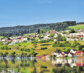 Birrwiler Wilifeld – Situation heute: Das Baugesuch für die fünf Wohnbauten (Standort zirka Bildmitte) wurde eingereicht, die Anwohner stellen sich gegen das Projekt. (Bilder: WB -Archiv)