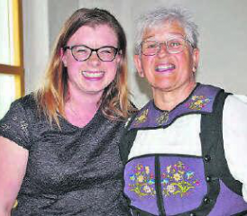 Tanja Bolliger (l.) begleitet die Präsidentin der Landfrauen des Bezirks Kulm, Vreni Kaspar, um danach ihre Nachfolge anzutreten. (Bild: hh.)