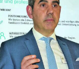 Für eine nachhaltige Zukunft: Lucio Stanca (li.) und Raphael Borer sind die Zugpferde beim geplanten Um- oder Neubau. (Bilder: st.)