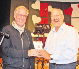 Eine interessante, sympathische Begegnung: Der bekannte Herzchirurg Prof. Dr. med. Dr. h.c. Thierry Carrel (li.) im Interview mit Pastor Daniel Zwahlen. (Bilder: erl.)