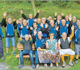 Ein schönes Erinnerungsfoto: Die Männerriege Zetzwil mit Mitgliedern der Quellenzunft Leukerbad (sitzend). (Bild: zVg.)