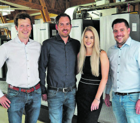 Gemeinsam in die Zukunft: Die Geschäftsleitung der Drucksachenexpress AG: Yves Gautschy, Peter Samuel Senften, Tamara Senften und Sascha Sollberger. (Bild: zVg.)