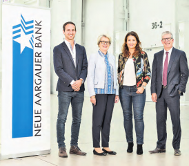 Die Jurymitglieder (vlnr.): Sandro Burki, Sportchef FC Aarau; Corina Eichenberger, Jurypräsidentin; Judith Wernli, Radiomoderatorin und Roland Herrmann, CEO der Neuen Aargauer Bank. (Bild: zVg.)