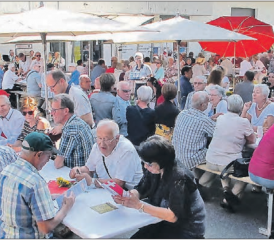 Dicht gedrängt sassen viele Gränicherinnen und Gränicher an der Bundesfeier. (Bilder: hzb)