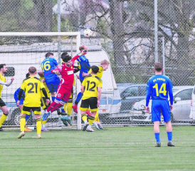 Der FC Gränichen ist nicht nur vor dem Tor im Steigflug: Die Wynentaler erklimmen dank dem 4:2-Sieg gegen den FC Frick 2 den zweiten Tabellenplatz der 3. Liga Gruppe 1. (Bild: Roland Jaus)