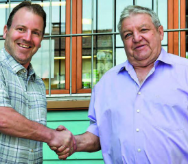 Roger Gurtner (links) folgt als Landi-Präsident auf Reinhard Gloor. Rechts die Verabschiedeten Peter Suter und Michael Urech. (Bild: Patrick Tepper)