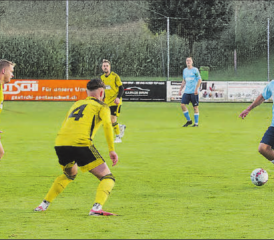 Matteo Pitzalis tanzt seine Gegner aus. Gegen Gränichen blieb der Gontenschwiler Flügel jedoch ohne Torerfolg.
