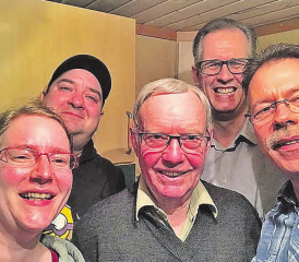 Der Vorstand des Feuerwehrvereins Egliswil: (v.li.): Silvana Werren, Kassierin; Daniel Werren, Programmchef; Christian Brechbühl,Vizepräsident; Markus Denk, Präsident; und Roman Huber, Aktuar. (Bild: zVg.)
