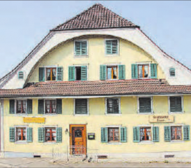 Behäbiger Grenzgänger: Oben eine «Berner-Ründi» aus dem Aargau, darunter ein «Luzerner Klebdächlein». (Bild: zVg.)