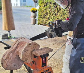 Die feinen Details brauchen höchste Konzentration und eine ruhige Hand.