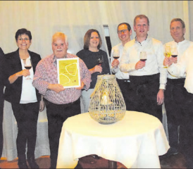 Sie leiteten die Geschicke der Bözer Reb- und Weinfreunde durch die Coronazeit: Hans Suter, Lucia Brack, Ueli Widmer, Ursi Pfister, Reto Pfister, Peter Büchli, Rolf Heuberger und Hans Amsler (v.l.). (Bilder: st.)