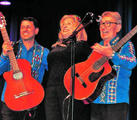 Sonne im Forum: Stücke aus verschiedensten Ländern Südamerikas begeisterten das Publikum an diesem trüben Abend umso mehr. (Bild: hh)