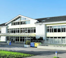 Das Schulhaus «Husmatt» in Gontenschwil: Schied bei der Konzipierung der Kreisschule aargauSüd als überzählig aus.