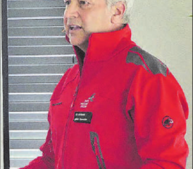 Urs Schädeli, Bergwanderführer und Freelancer des Nationalparks wusste die Gäste mit Informationen, Bildern und einer herrlichen Portion Humor durch den Nachmittag zu leiten. (Bild: eh.)