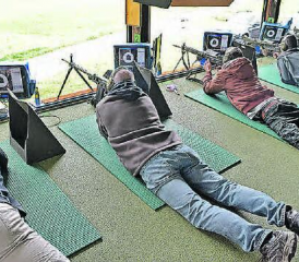 Danach sehnen sich die Schützen zurzeit: ein normales Feldschiessen wie hier im letzten Jahr in Leutwil. (Bild: wr)