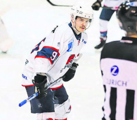 Simon Pfister, hier im Dress seines bisherigen Vereins, sorgt künftig für Furore in der Reinacher Offensive. (Bild: Mauricette Schnider/zVg.)