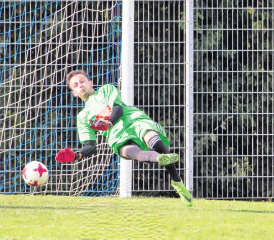 Musste im Cupspiel gegen Klingnau zweimal hinter sich greifen: Beinwils Torwart Davor Lovrenovic. Verantwortlich für die Niederlage war aber eher die fehlende Spielroutine der unterklassigen Seetaler. (Bild: WB-Archiv)