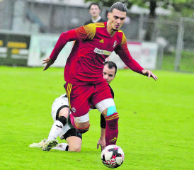 Schöftlands rechter Flügel Mihailo Mijatovic sorgte mit seinem späten Doppelpack für den Ausgleich. (Bild: Otto Lüscher)