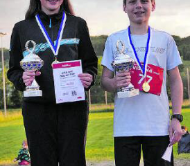 Die Tagessieger: Lina Hell und Micha Maurer. (Bild: zVg.)