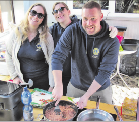 Eine Gruppe der Lions Lake Lucerne verwöhnte die Gäste mit mexikanischen Gerichten. (Bild: zVg.)