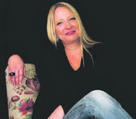 Artpoetin Karin Sommerhalder aus Schöftland zeigt ihre Werke in der Hypothekarbank in Lenzburg. (Bild: zVg.)