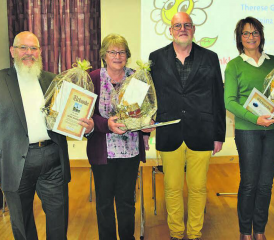 Emotionsreiche Verabschiedung: Beat Gautschi (2.v.re.) sagte «auf Wiedersehn» zu Heinz Maurer, Therese Götschmann und Karin Bolliger (v.l.). (Bild: st.)