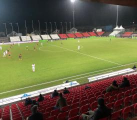 Auch das Spiel zwischen Aarau und Wil fand nur vor einer Handvoll Zuschauern und Funktionären statt. (Bild: rc.)