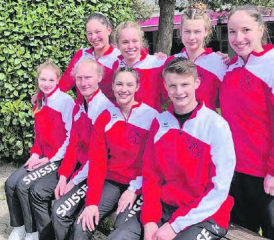 4. Rang an der IRV Team Trophy: Das Schweizer Rhönrad-Team mit Fabrice Schubert vom Satus Gontenschwil (vorne r.). (Bild: zVg.)