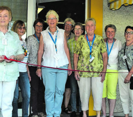 Sie opferten viele Stunden ihrer Sommerferien: Das «Brocki-Team» des gemeinnützigen Frauenvereins am Eröffnungstag der neuen Brocki. (Bilder: st.)