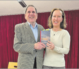 Ina Haller und Christian Liersch freuten sich über das grosse Interesse in der Aula in Unterkulm. (Bilder: zVg.)